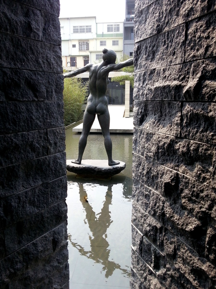 富貴三義館-許維忠之銅雕〝迎風〞銅雕